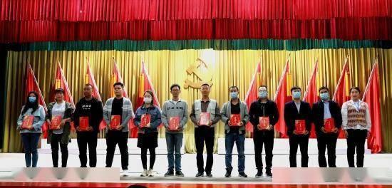 为什么我总是感觉很压抑游戏画面